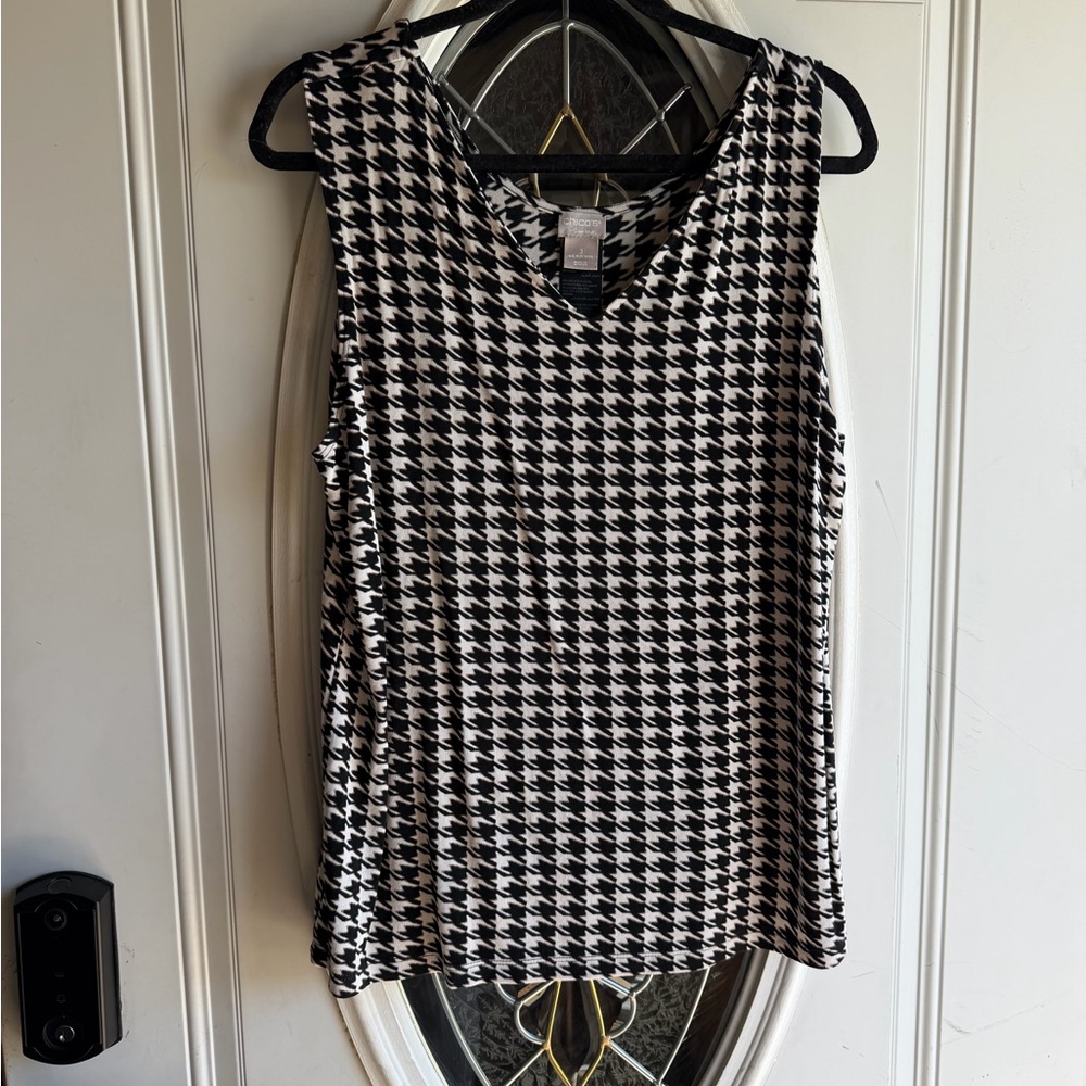 Chico's Black & White Houndstooth V-Neck Tank